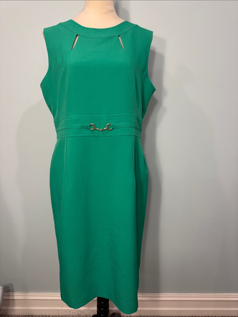Black Label Evan Picone Sleeveless Green buckle Sheath Dress Size 12